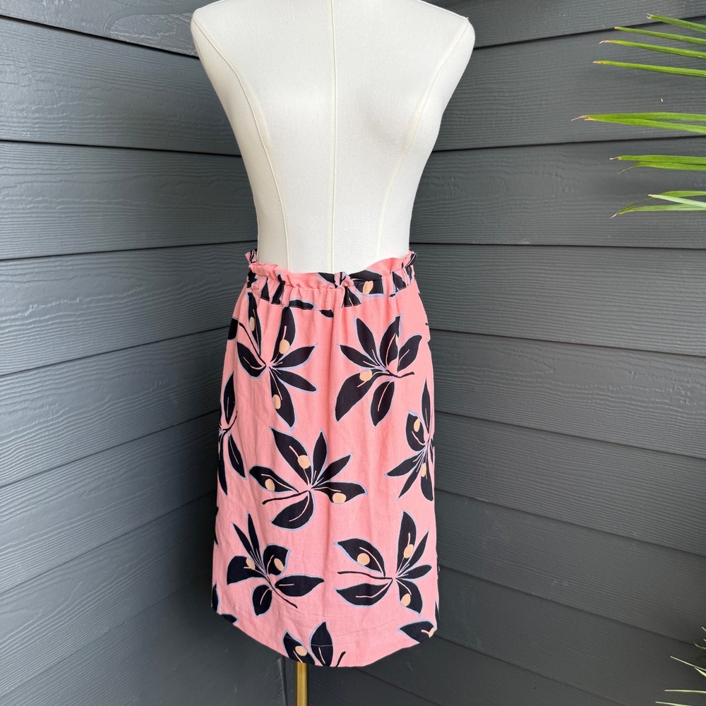 LOFT 100% Rayon Coral Black Floral Pull On Mini Skirt Large Paperbag Waist